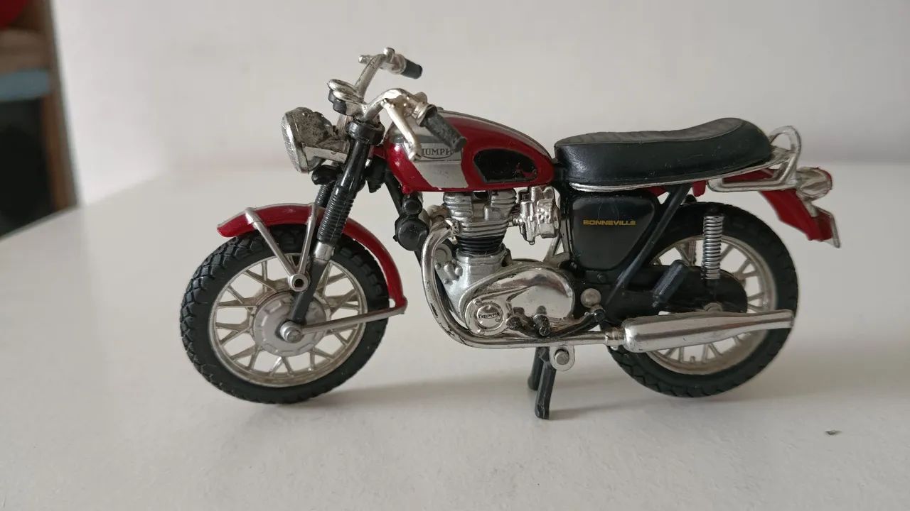 Miniatura de moto clássica  - Foto 2
