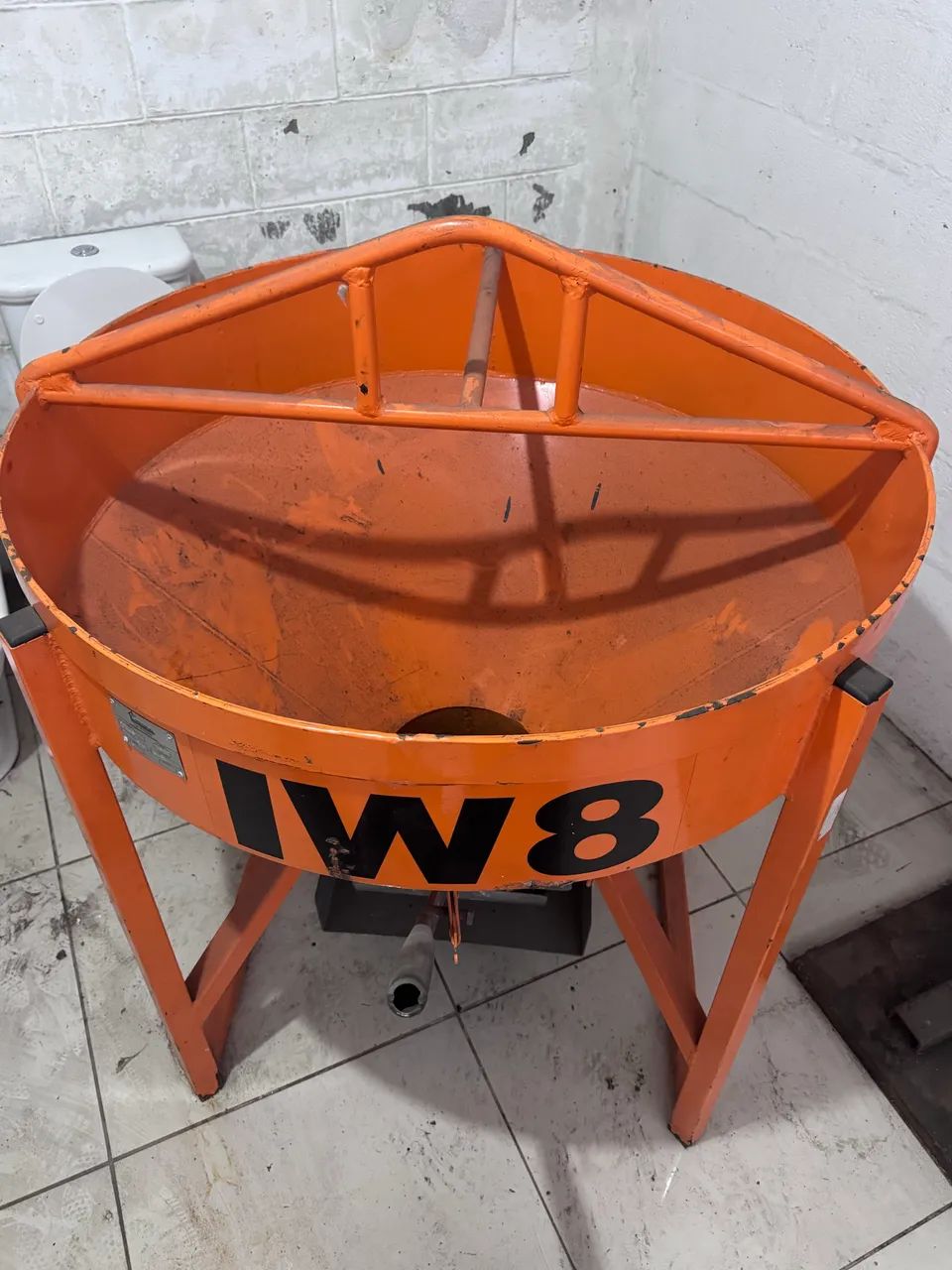 Balde Metálico de Concreto com descarga ( Grua) - Foto 3