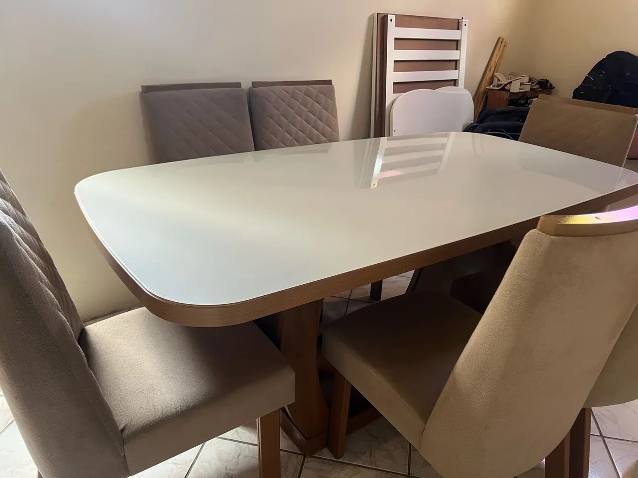 Vendo mesa com 6 cadeiras - Foto 3