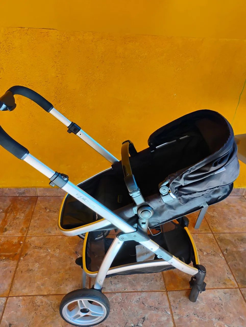Carrinho de bebê com bb conforto (Moisés) - Foto 5