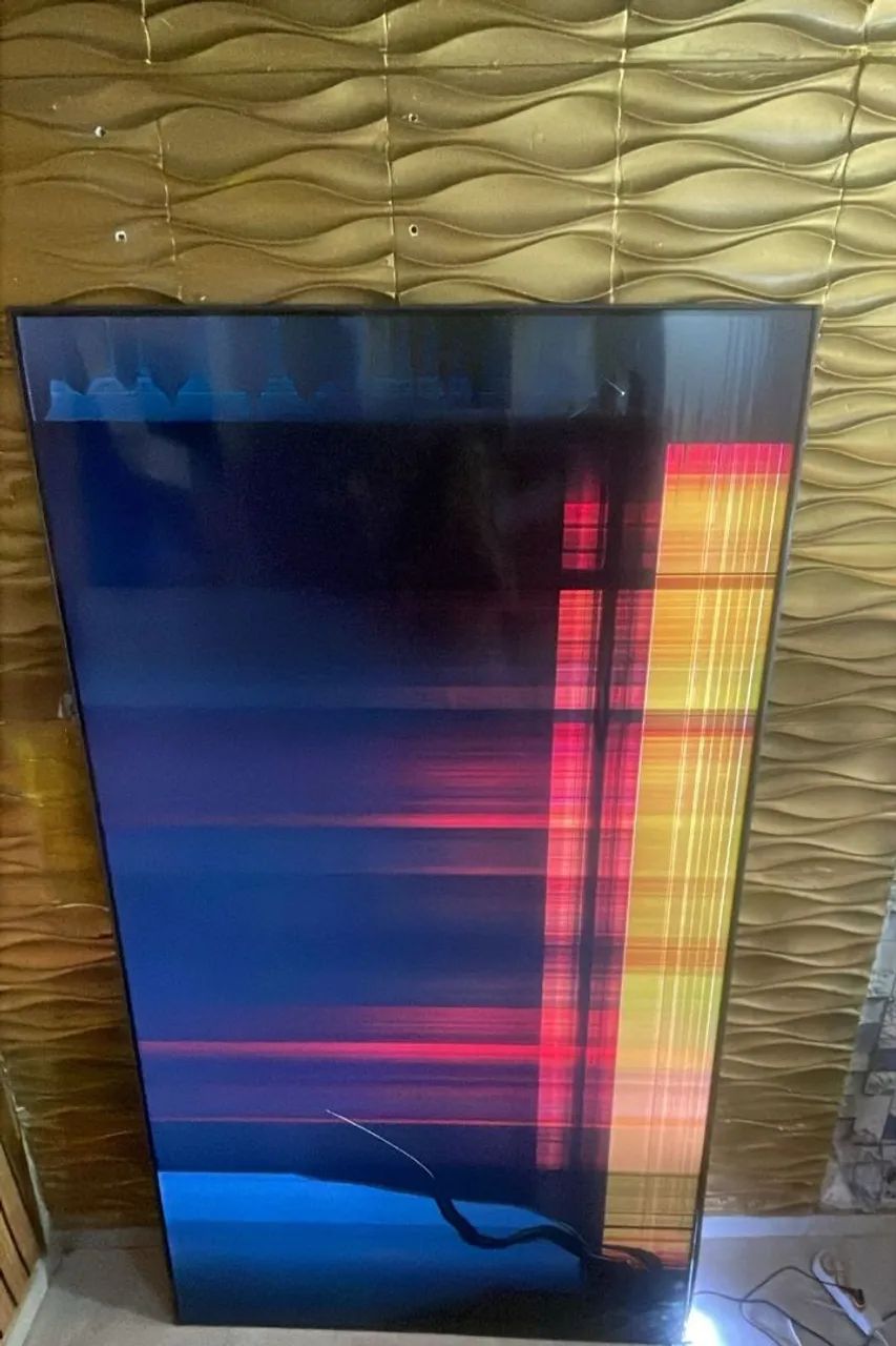 Tv Samsung 85 polegadas,  display quebrado