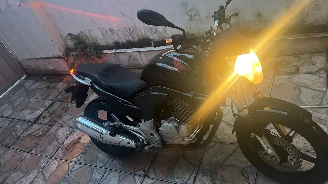 Cb 300 2011  - Foto 2