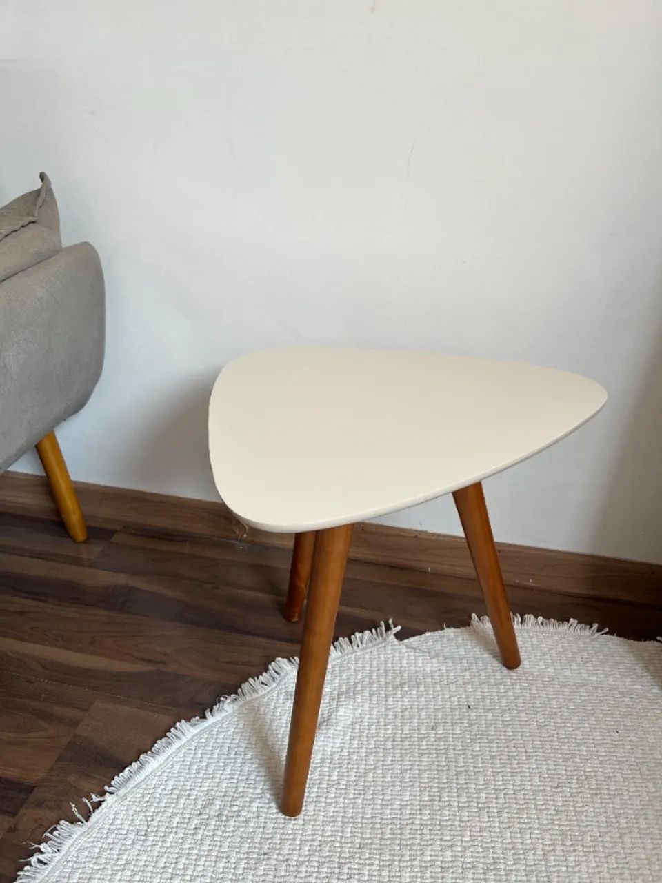 Mesa Lateral Off White - Formato Orgânico