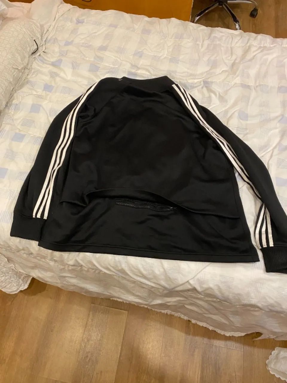 Casaco de ziper Adidas Original com bolso trazeiro - Foto 2
