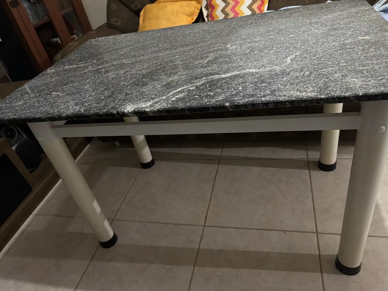Mesa com 4 cadeiras  - Foto 2