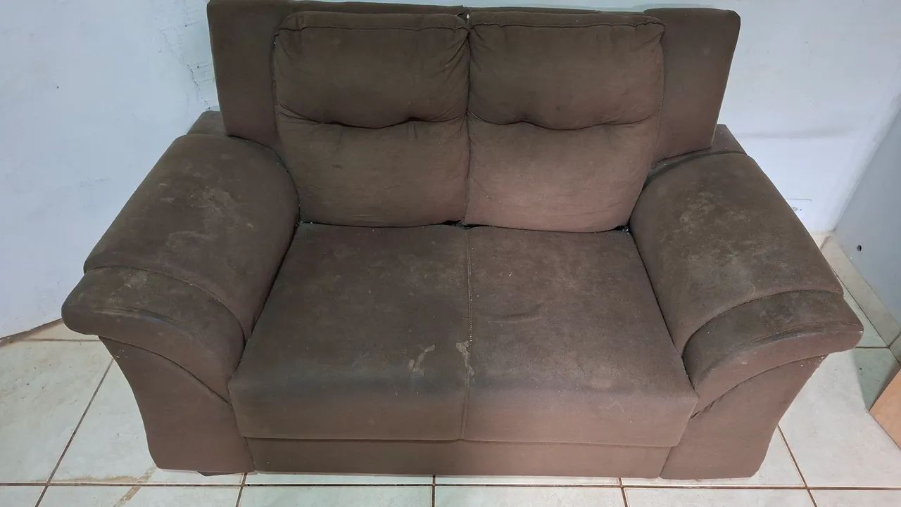 Vendo Sofá Usado levemente manchado - NÃO ENTREGO