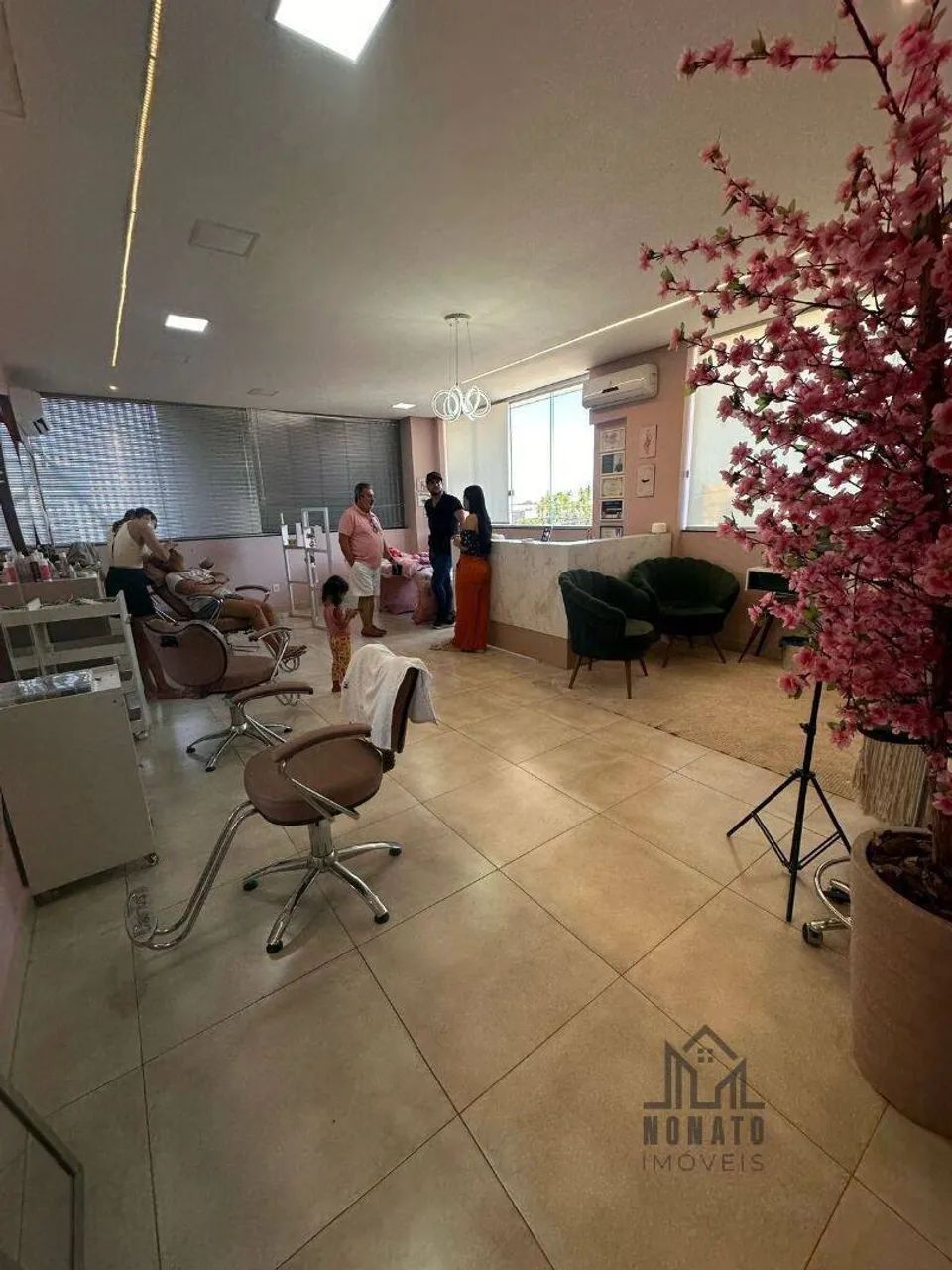 Prédio Comercial em Senador Canedo com Salas Comerciais e Aluguel de R$ 17 Mil em Av. Prin - Foto 4