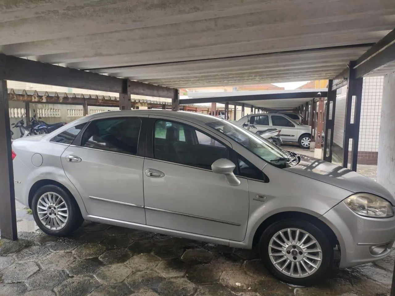 Fiat Linea Absolute 1.9/1.8 Flex Dualogic 4P 2009 - Foto 5