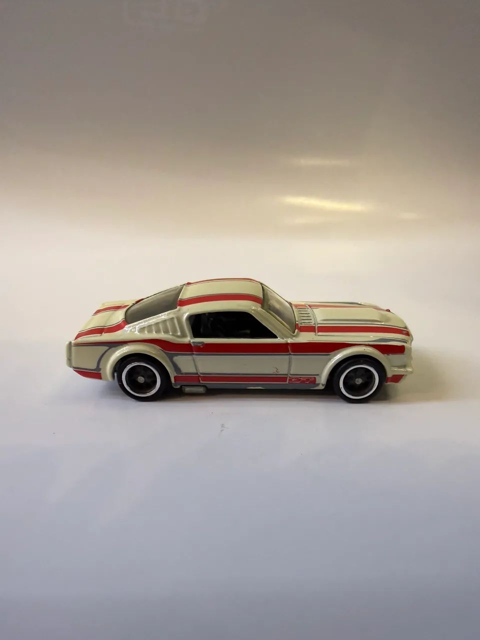Hot Wheels ?65 Ford Mustang Fastback - Hot Wheels Garage 2011 - Foto 2