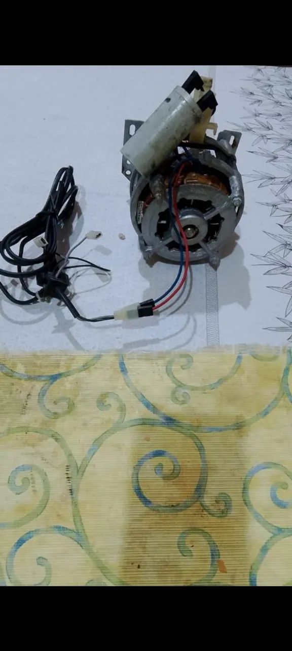 Motor semi-novo de tanquinho 