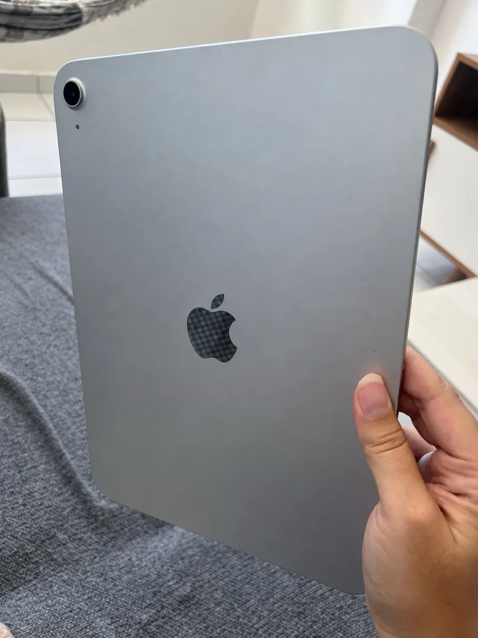 iPad 11 128GB Prateado - Bateria 100% + Caixa e Cabo Original (Estado de novo!)