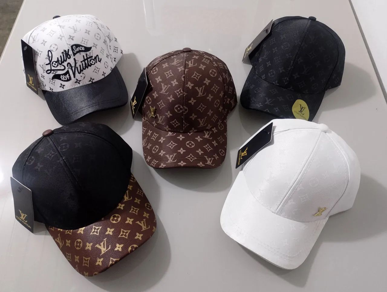 BONÉS DE GRIF  - Foto 3