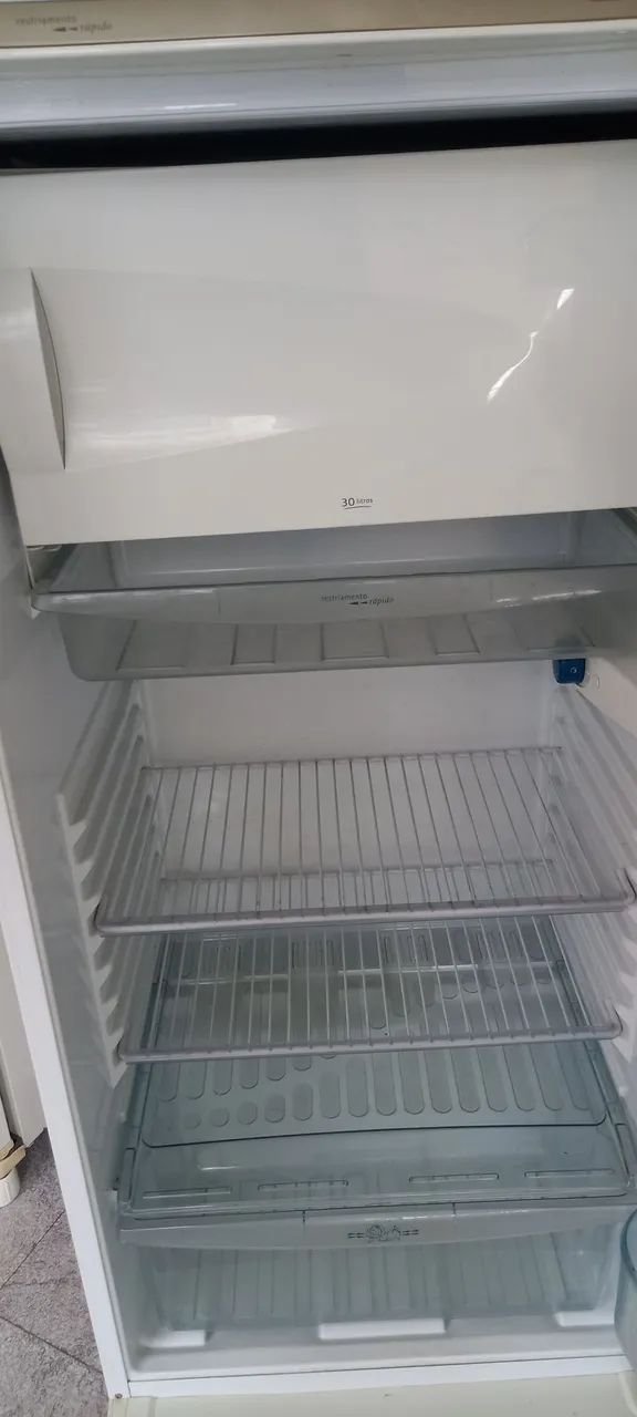 Geladeira Dako 280L Estado de nova  - Foto 5