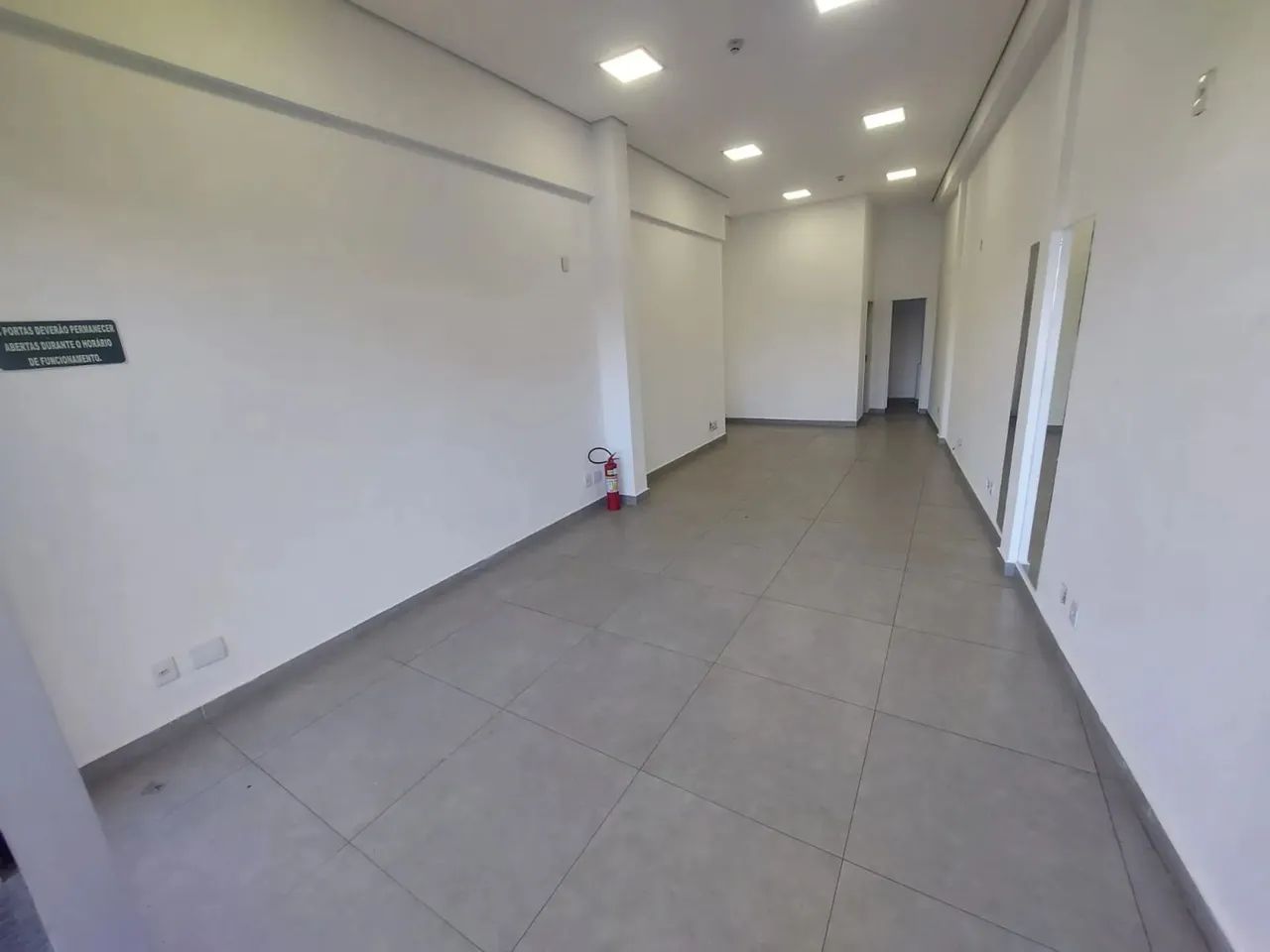 Loja / Salão / Ponto Comercial para alugar em Contagem - Foto 2