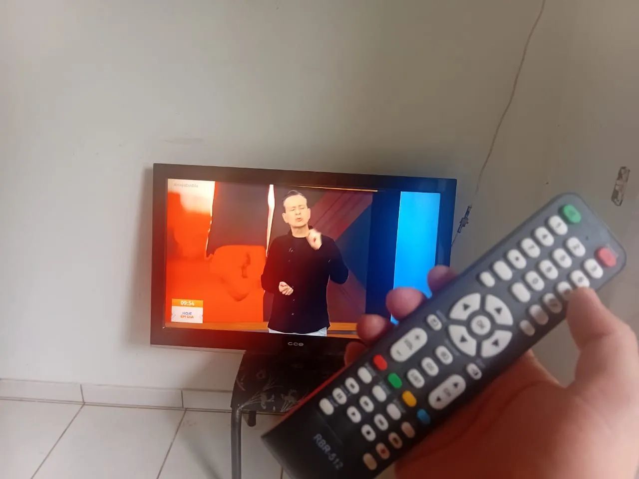 Tv CCE 45 polegadas tem hdmi USB não e smart linda de imagem  - Foto 2