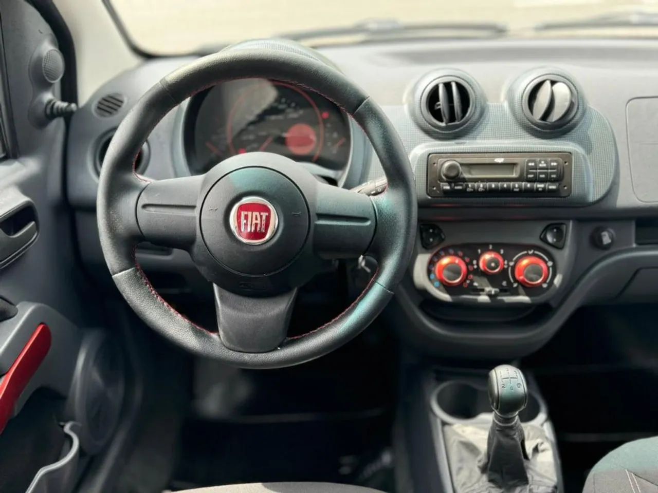 Fiat Uno Sporting 1.4 B.edit. Flex 8V 5P 2014 - Foto 5