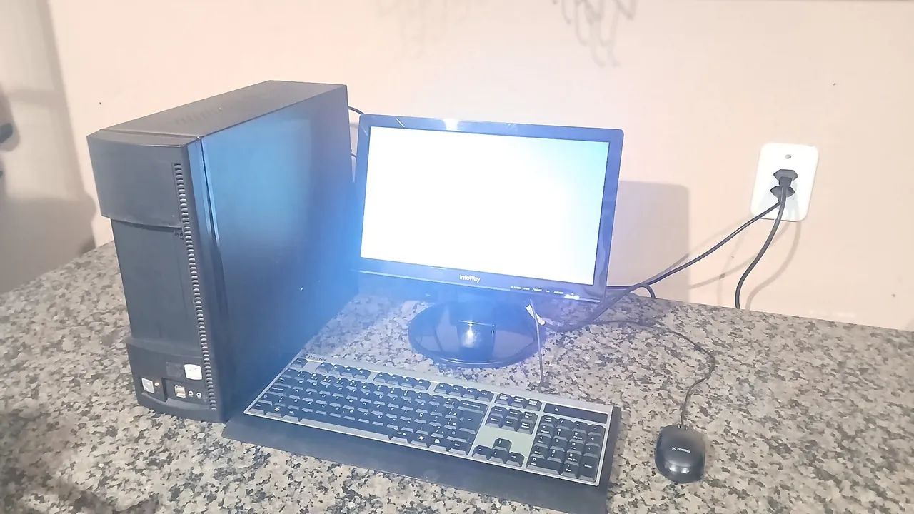 Computador ótimo Windows 10 4gigas de memória  - Foto 4