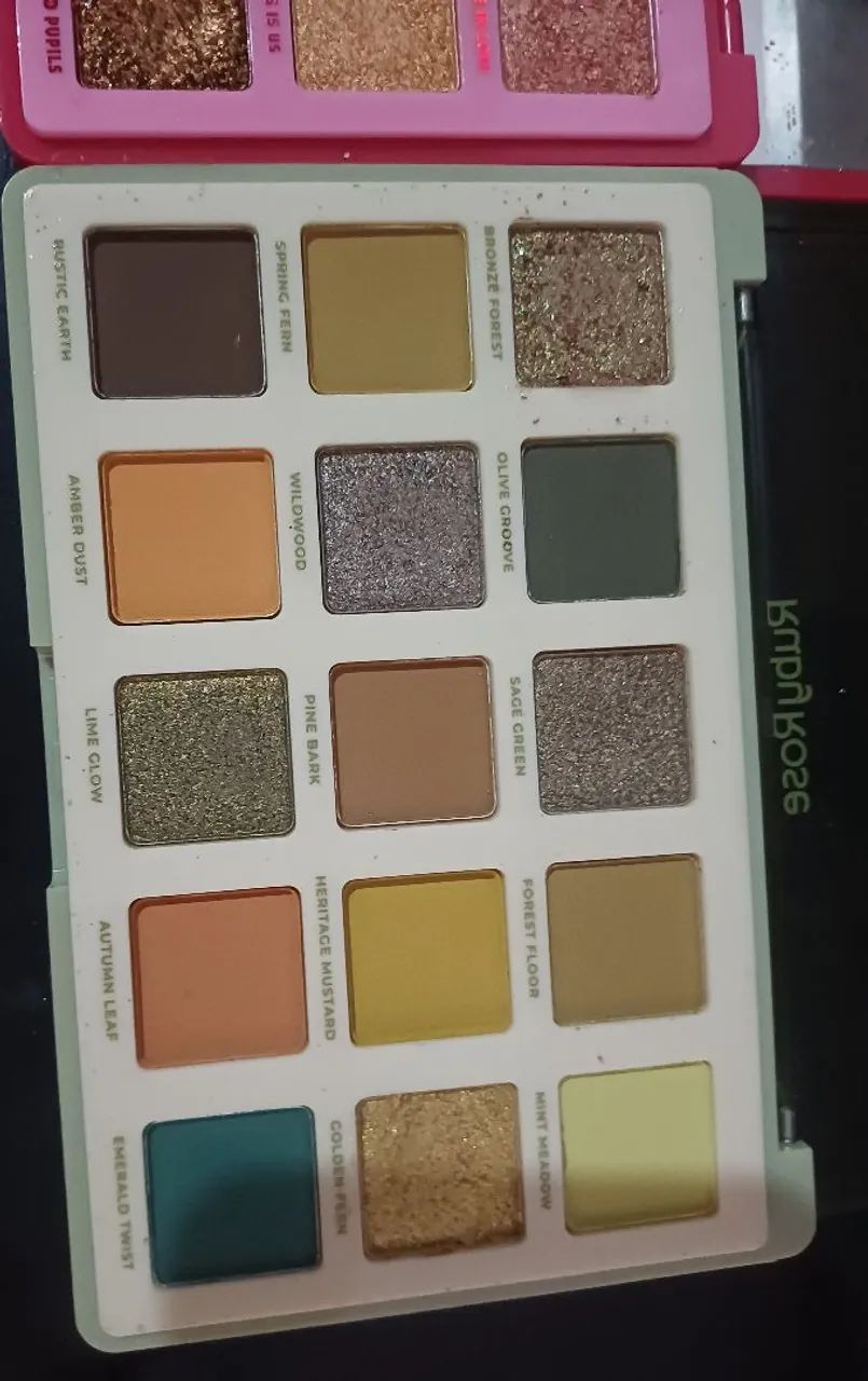 2 Paletas de Sombras Semi Novas - Foto 5