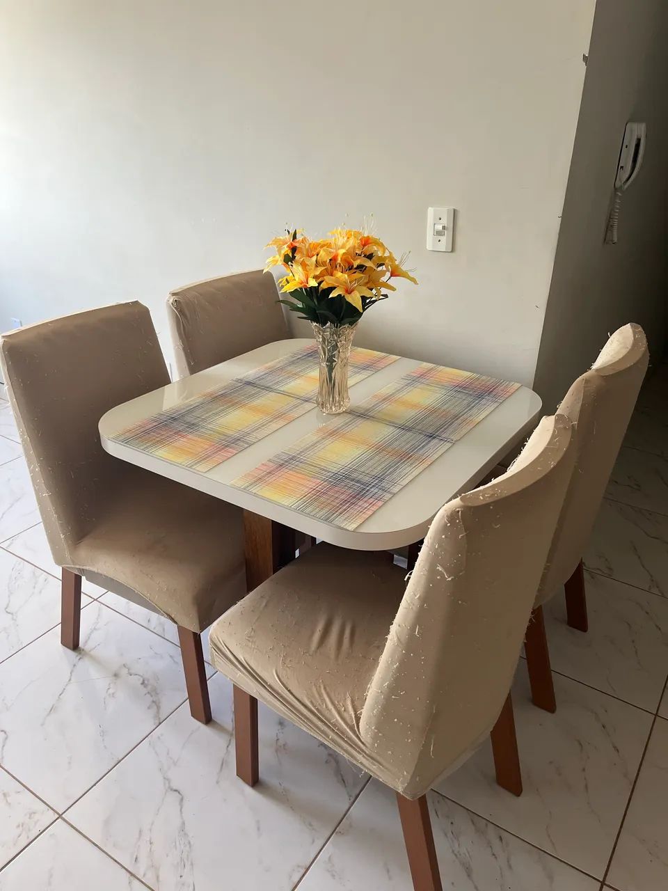 Mesa com cadeiras  - Foto 2