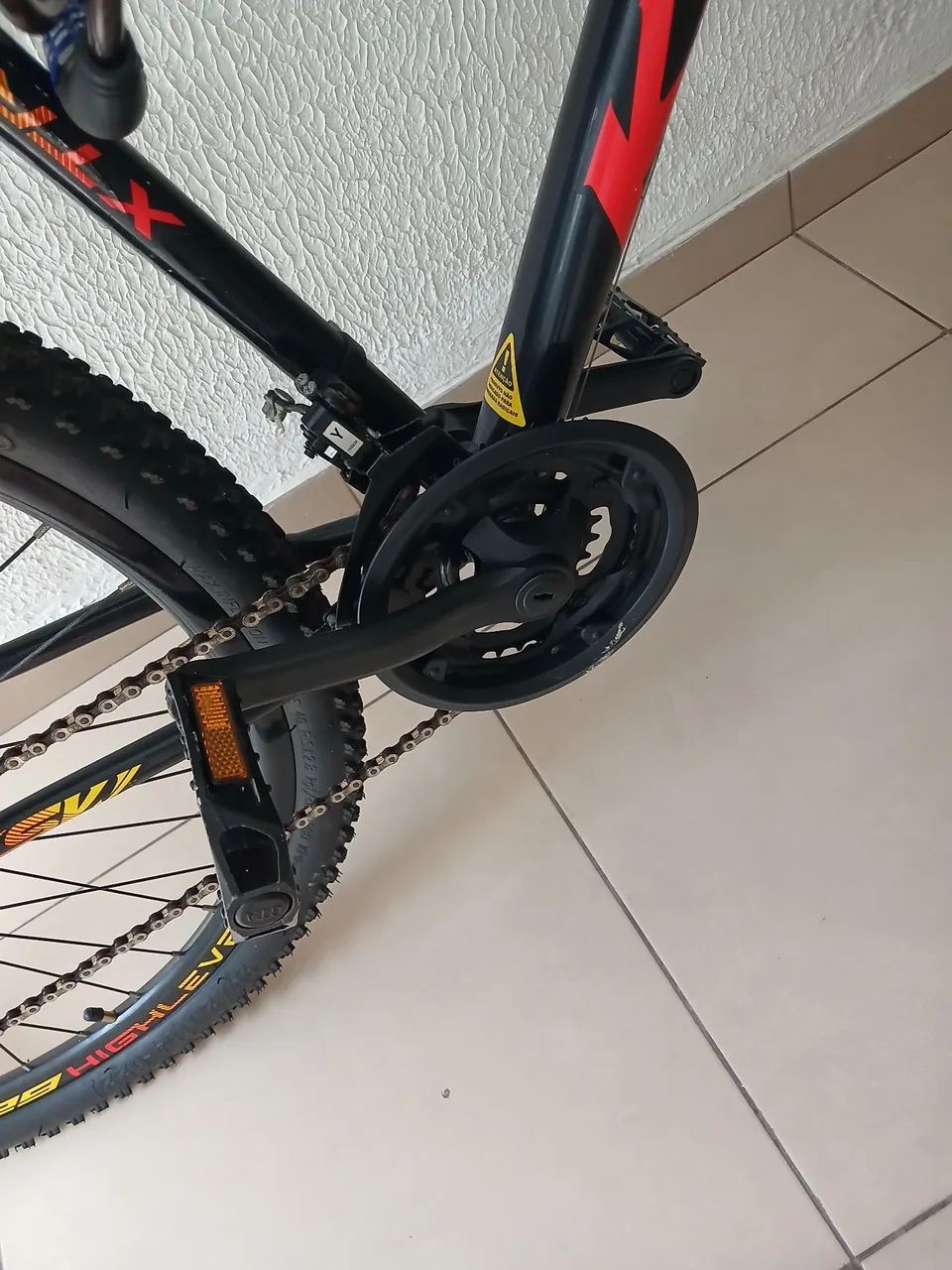 Bicicleta aro 29 ótimo estado com cadeirinha  - Foto 2