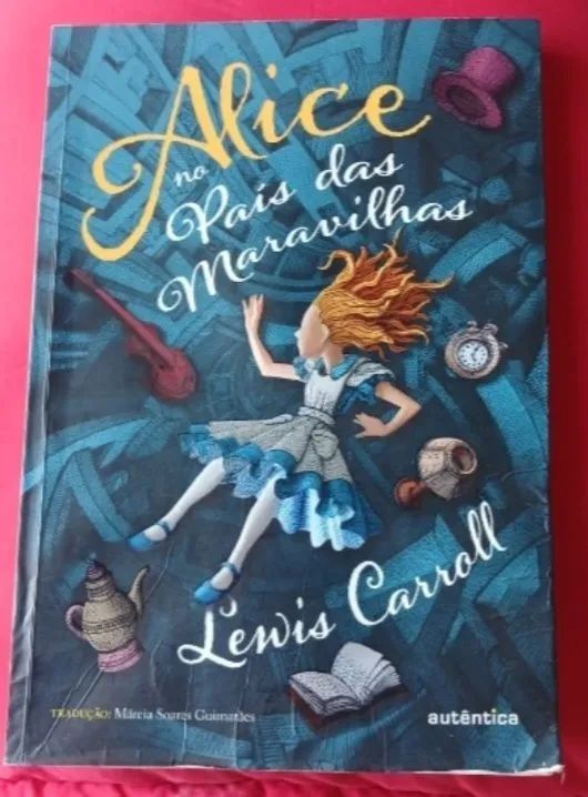 Livro Alice no País Das Maravilhas 