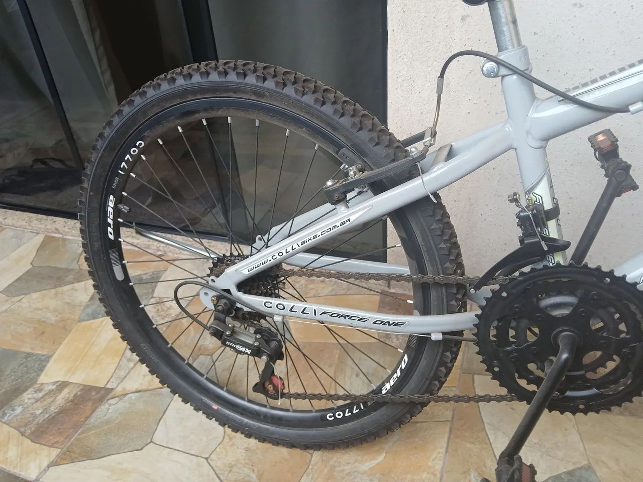Vendo bicicleta aro 24 semi nova - Foto 4