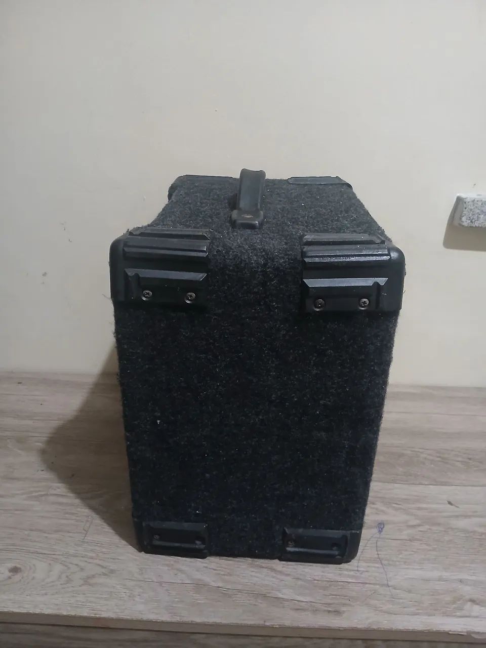 Vendo um violão e uma caixa... - Foto 6