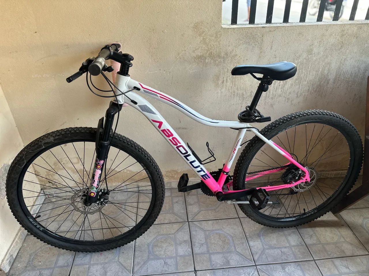 Bicicleta super nova 