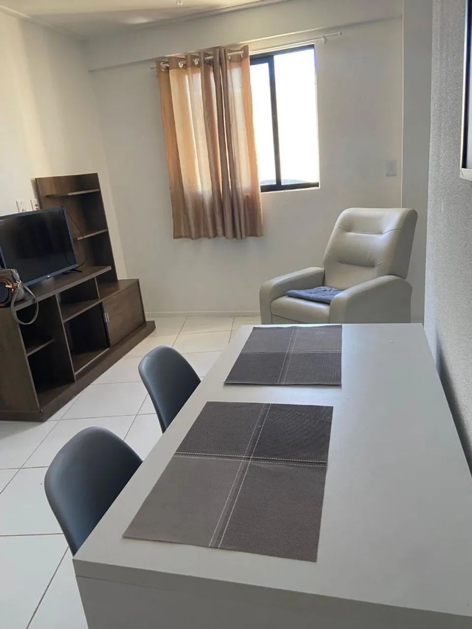 Alugo lindo quarto e ala mobiliado nascente 