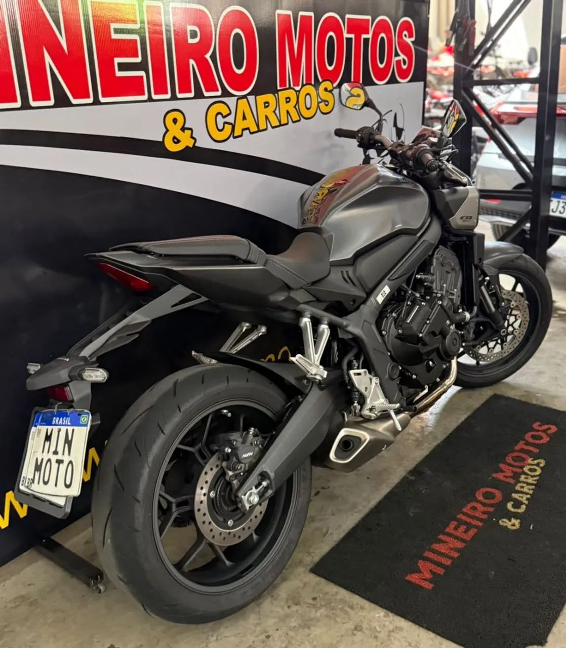 CB 650R E-Clutch - Foto 3