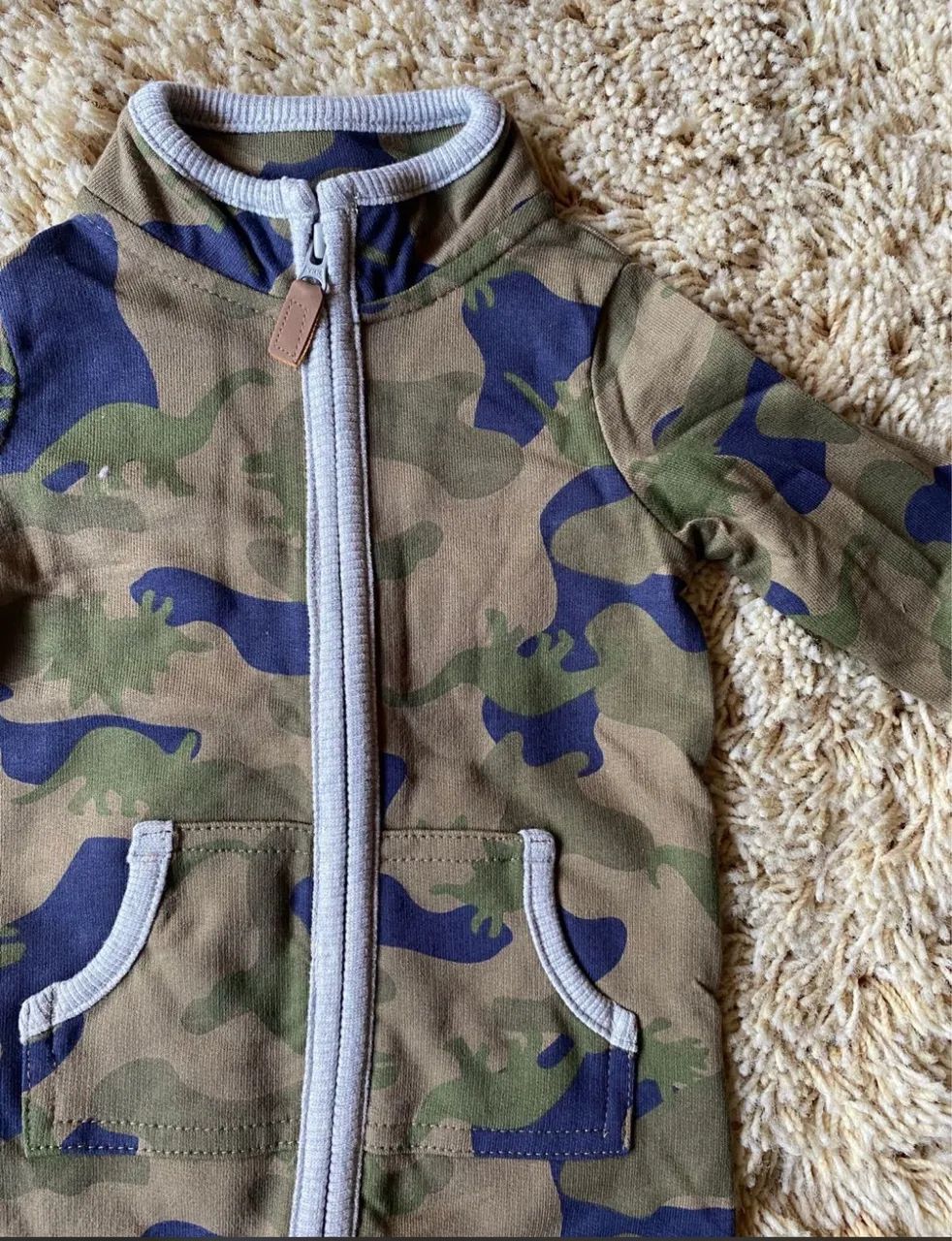 Macacão camuflado Carters usado apenas 1x - Foto 2
