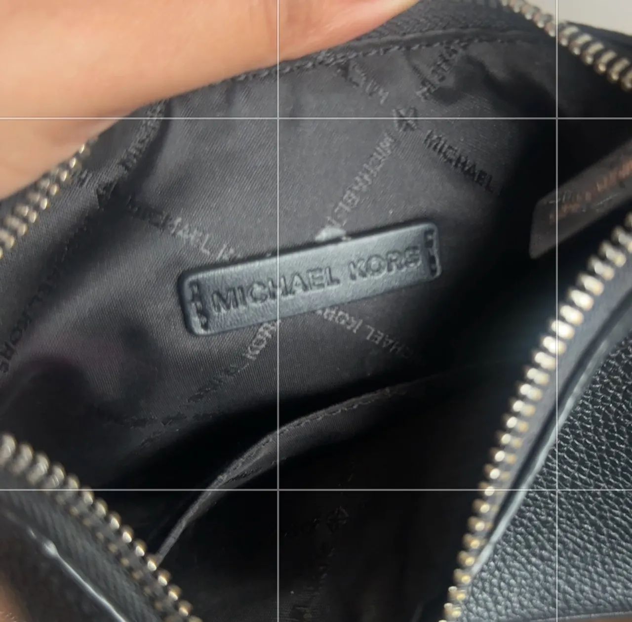 Desapego de bolsa marca Michael kors - Foto 2
