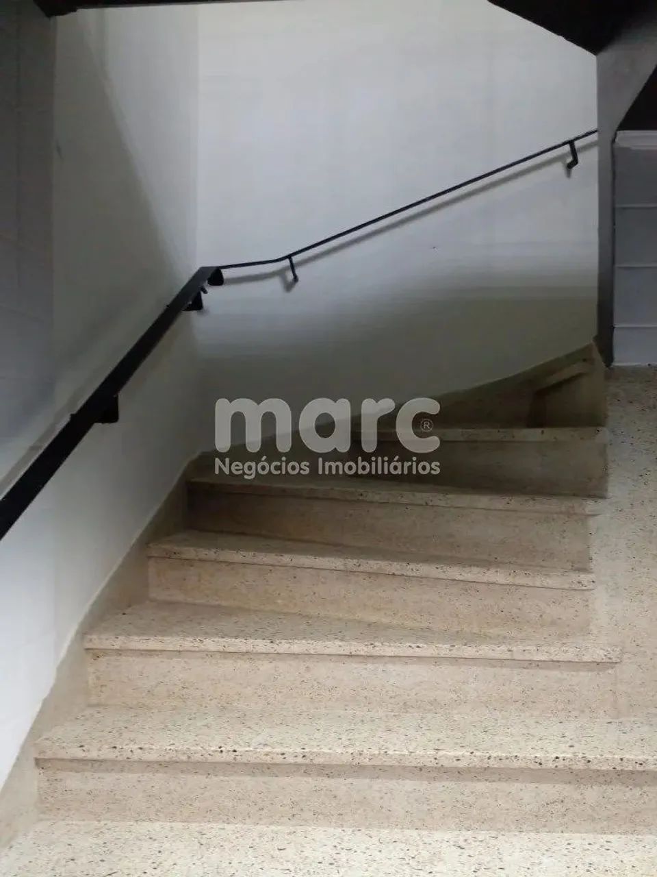 CASA COMERCIAL NO PARAISO COM SALAS , QUINTAL E 2 VAGAS PARA LOCAÇÃO - Foto 11