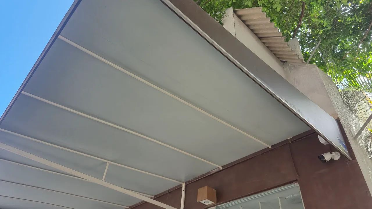Large awning in excellent condition