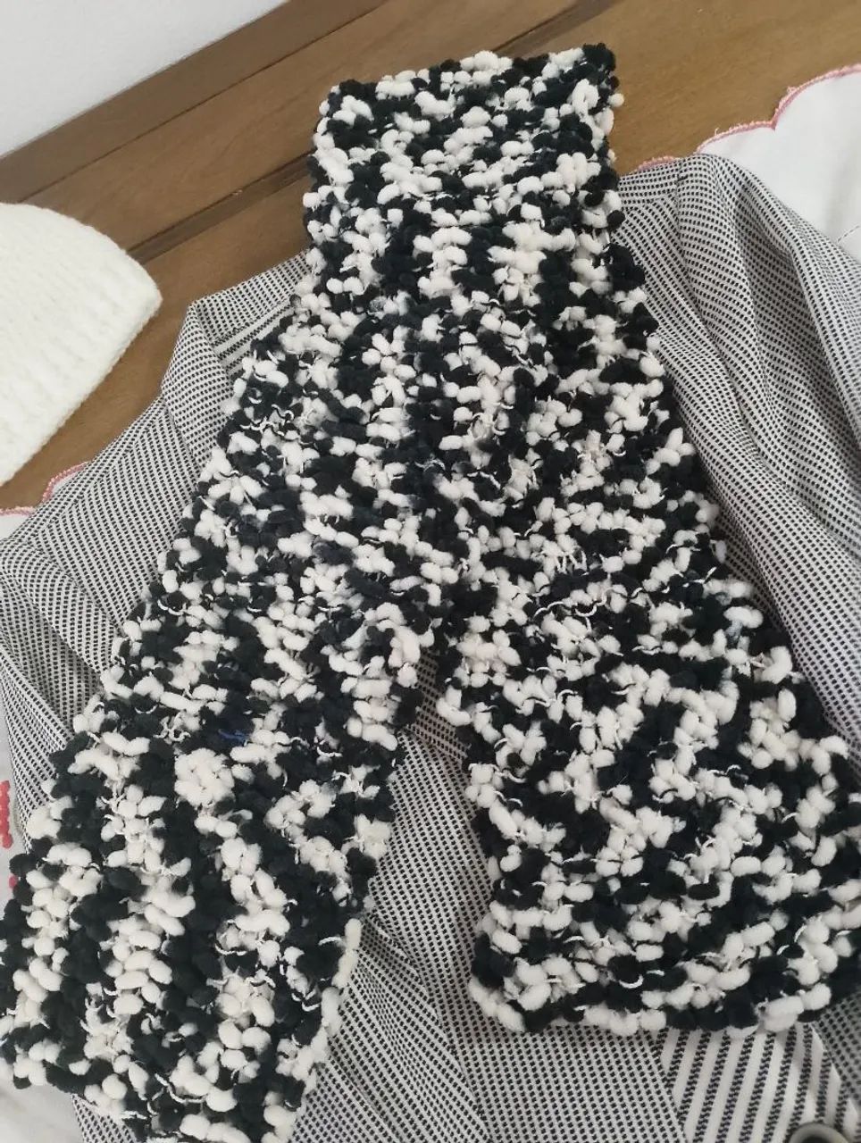 Paletó, cachecol e gorro , o gorro e cachecol sem uso  - Foto 4