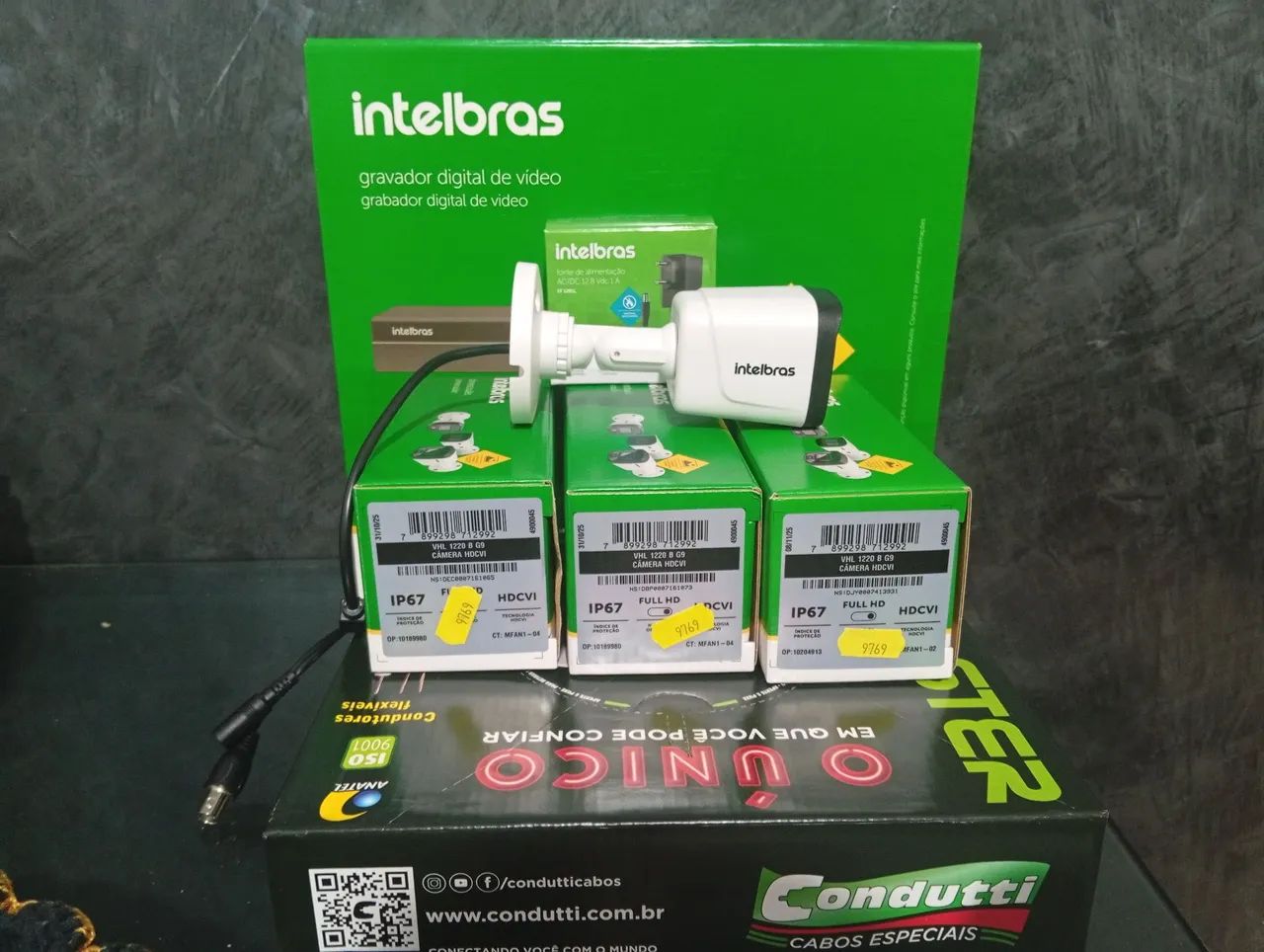 Kit 4 câmeras Intelbras completo instalado 