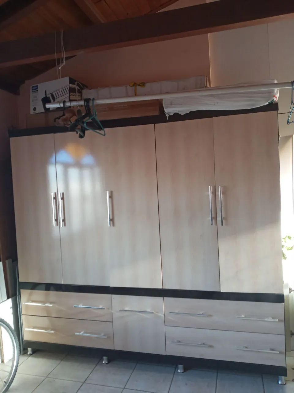 Vendo Guarda-roupas + Rack suspenso! - Foto 4