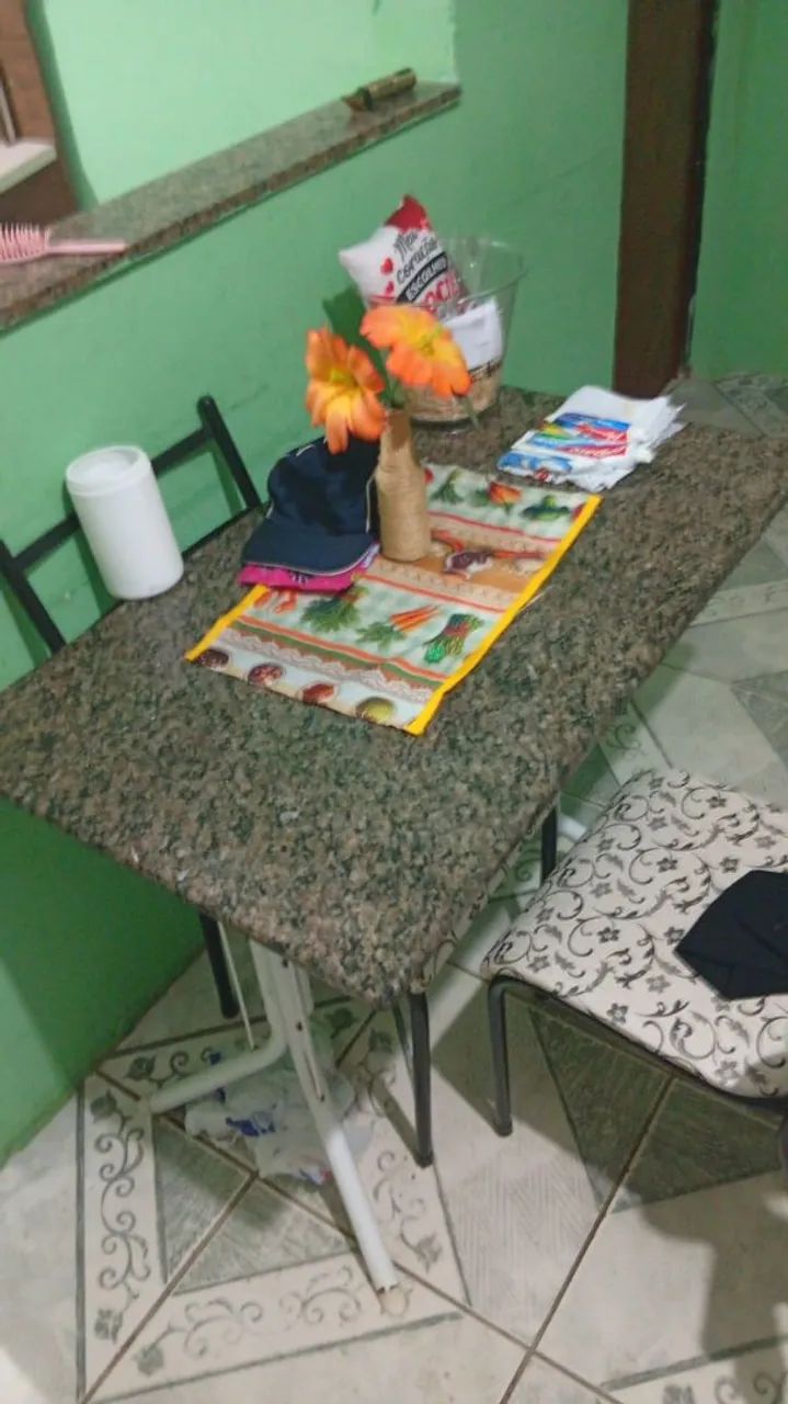 Mesa 4 cadeiras 