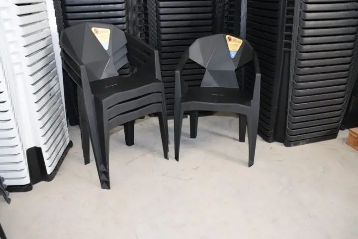 KIT 4 POLTRONAS DIAMOND NOVAS - CADEIRAS DE PLASTICO - Foto 2