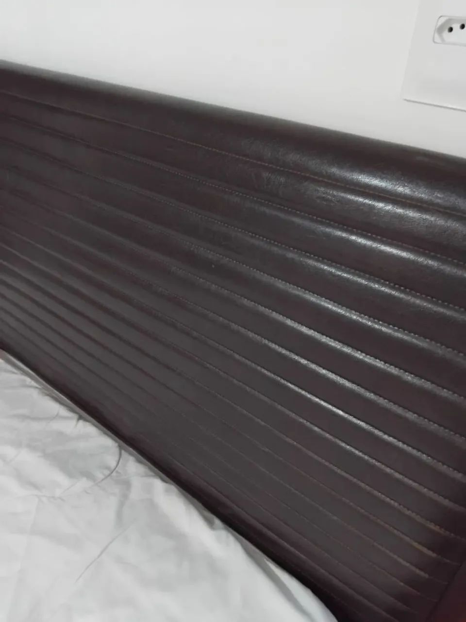 Cama Queen com colchão e criado  - Foto 2