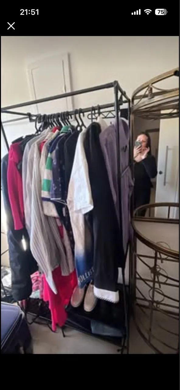 Vendo lote de roupas para brechó em excelente estado de conservação  - Foto 4