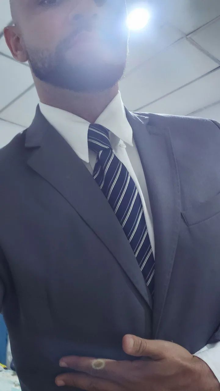Terno completo camisa e gravata 