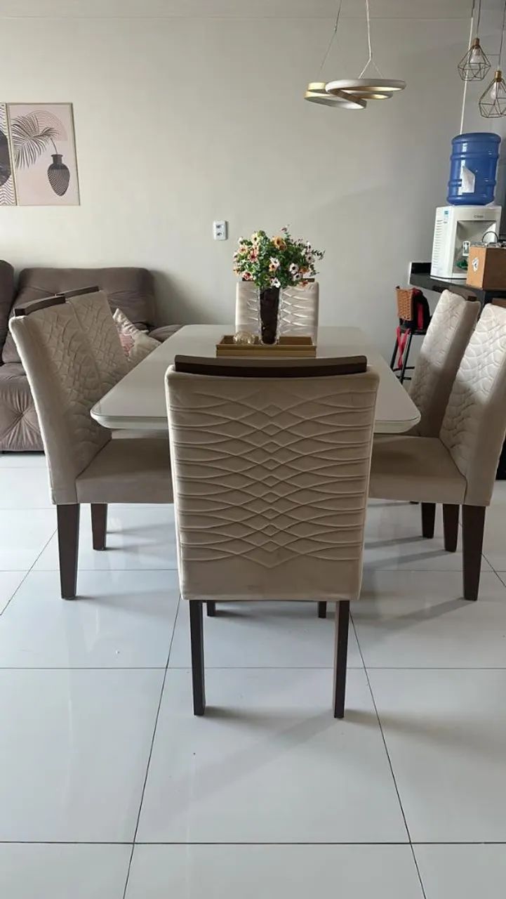 Vendo mesa com 6 cadeiras  - Foto 2