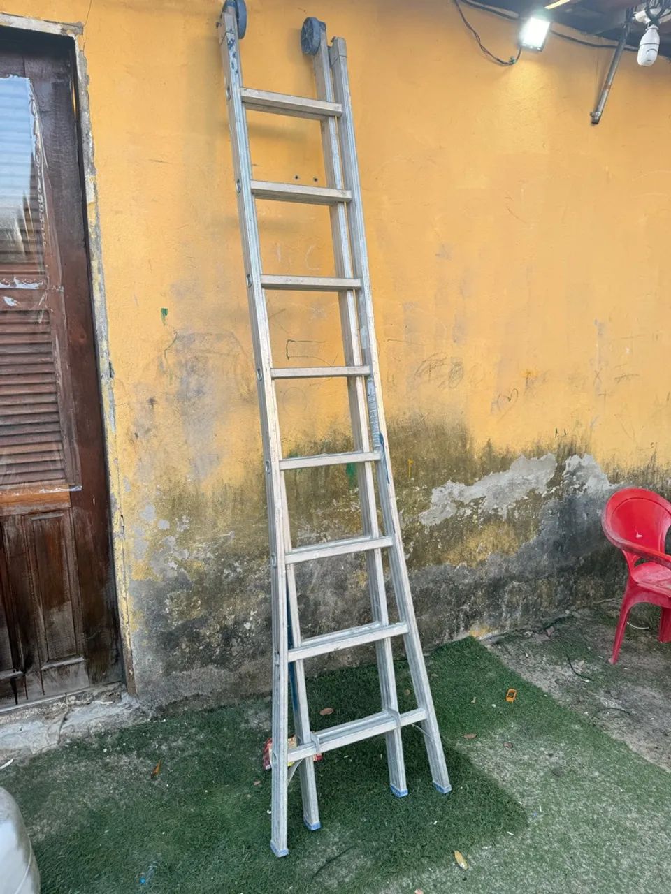 Escada de alumínio 