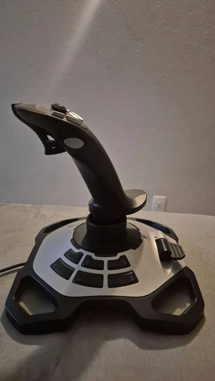 Logitech EXTREME 3D PRO perfeitas condições  - Foto 2