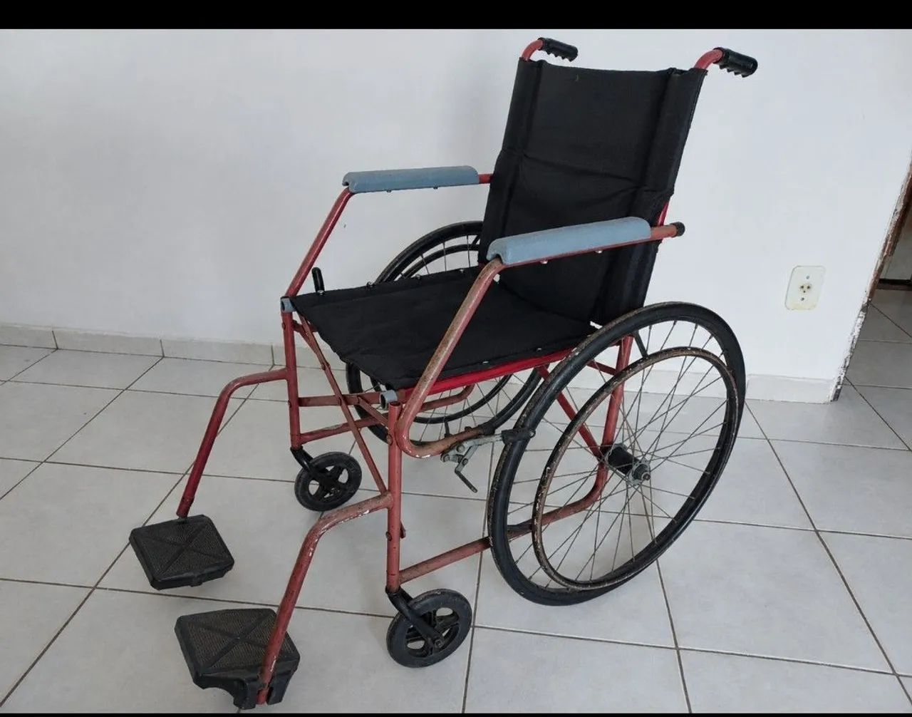 CADEIRA DE RODAS