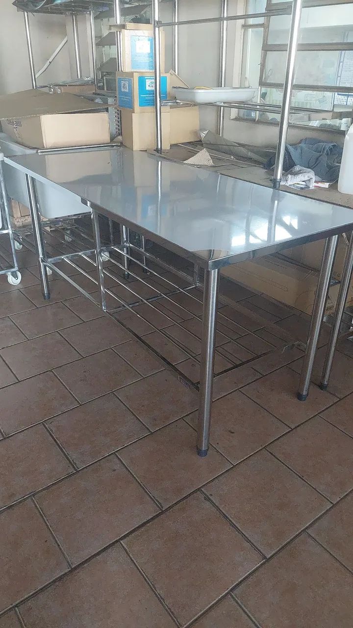 Mesas de aço inox. 