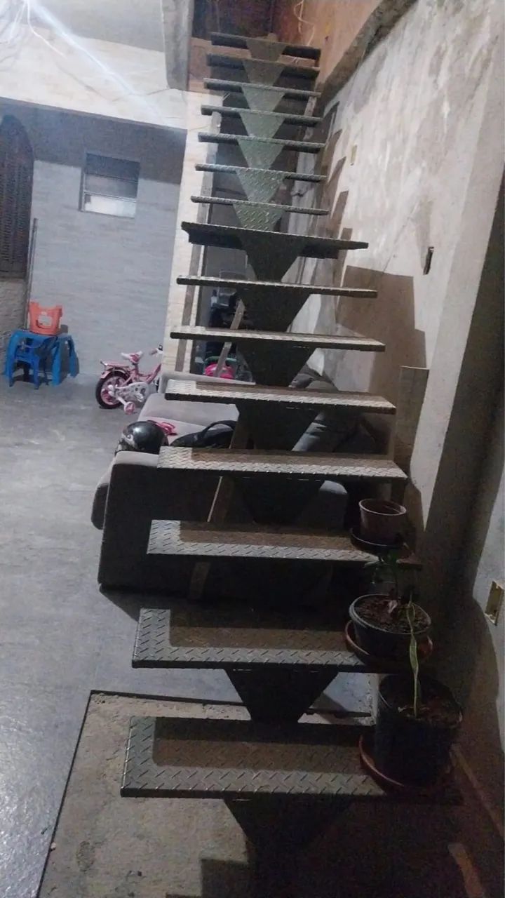 Escada vazada de ferro - Foto 2