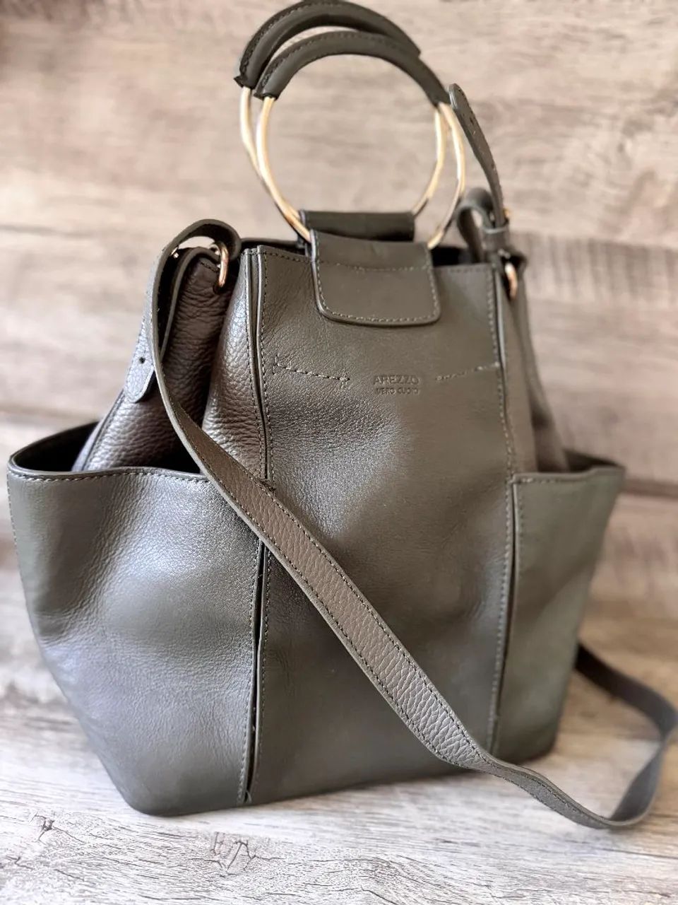 Bolsa Arezzo couro legítimo ( NOVA ) - Foto 2