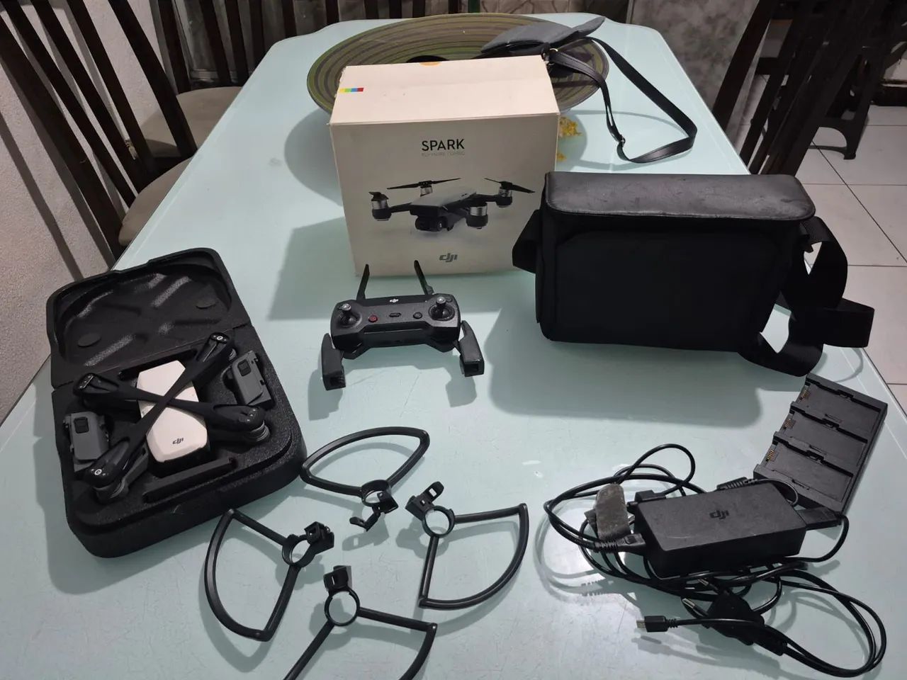 Drone Dji Spark Com Controle Carregador E Maleta 03 Baterias